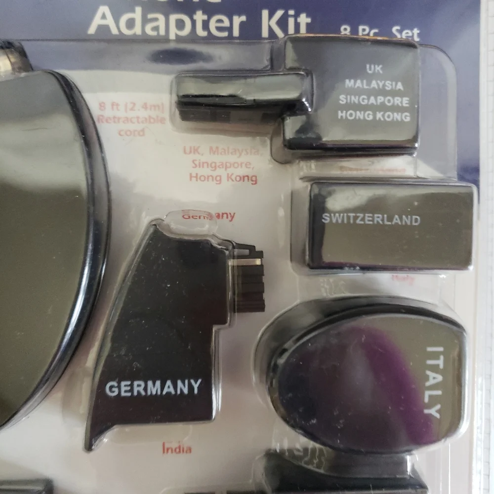 New Optimum Travel Accessories Global Phone Adapter Kit E02547 1724510- 8pcs